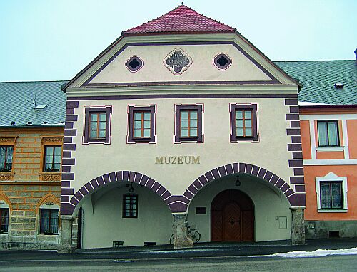 V tto budov sdl muzeum Schwarzenberskho plavebnho kanlu. Fotografie je z webovch strnek muzea.