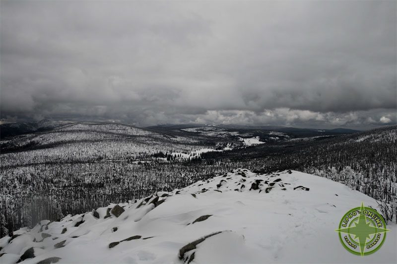 Vpravo Mokrvka, ve stedu Beznk, vlevo Hranin hora<br />odkud jsme na vrchol dorazili