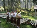 Libíňáky vystřídalo kvarteto malých muzikantů z nedalekého St.Oswaldu - Böhmerwald Bläser, <br />které zahrálo za kanálem a za potokem pro změnu v Čechách  - Ježová / Iglbach 12.09.2009 