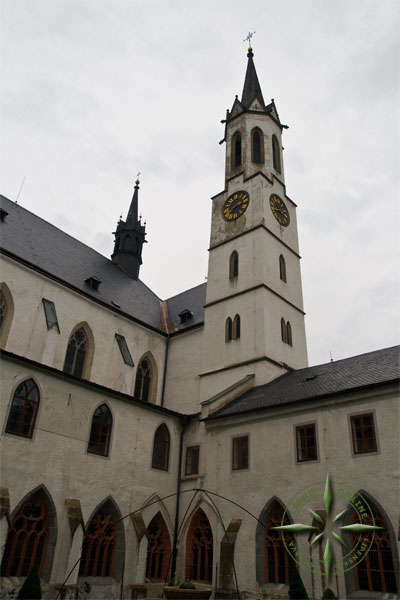 Pohled na v kostela z Rajsk zahrady