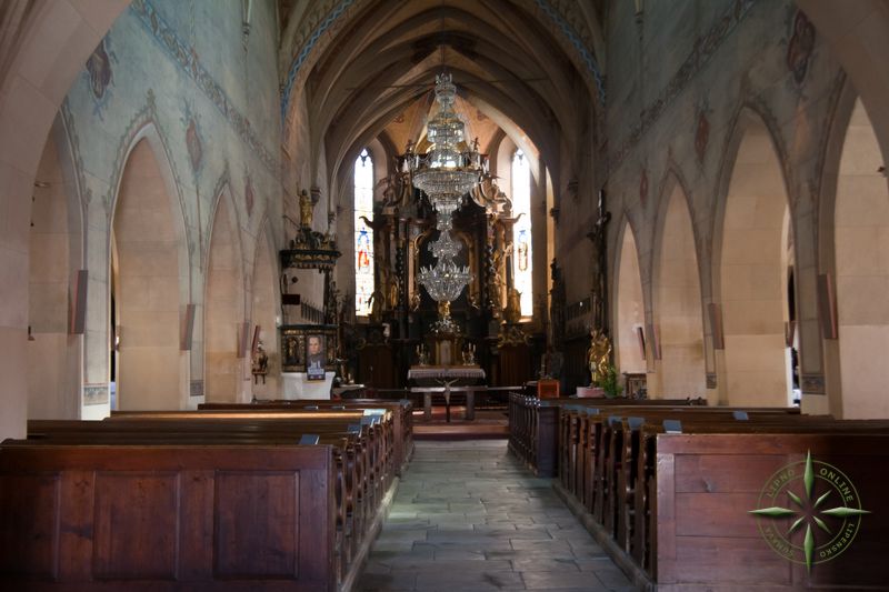 Interiry kostela jsou velmi prostorn 